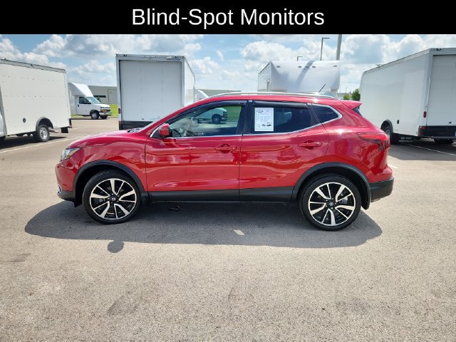 Used 2018 Nissan Rogue Sport SL w/ SL Premium Package FWD image 4