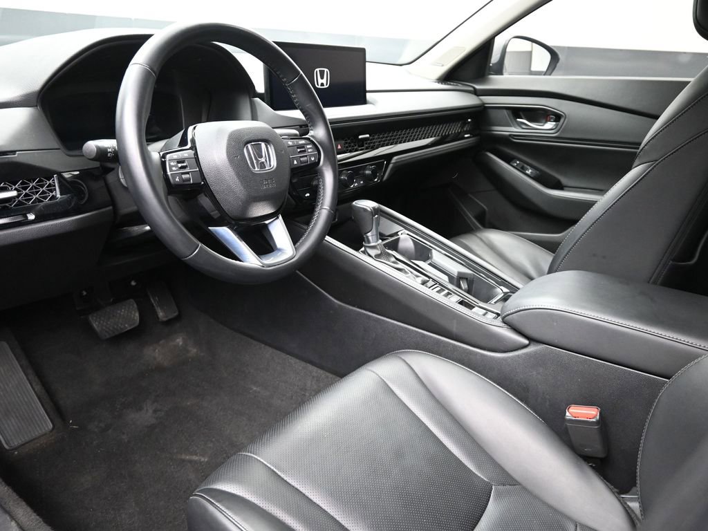Used 2023 Honda Accord Touring image 9