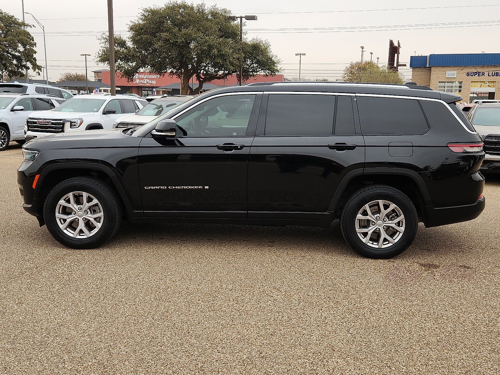 Used 2021 Jeep Grand Cherokee L Limited image 2