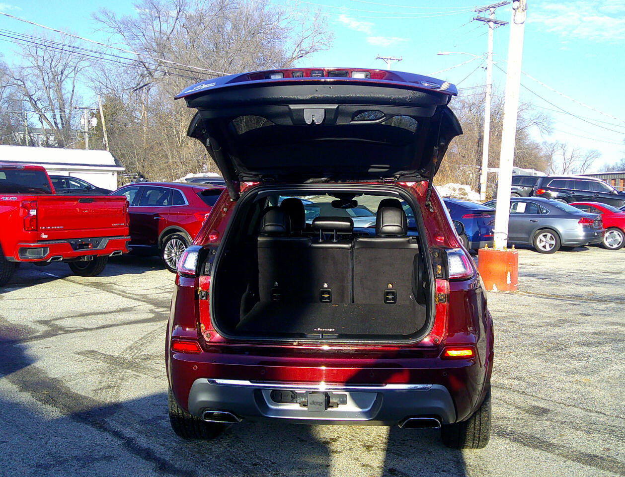 Used 2019 Jeep Cherokee Overland w/ Trailer Tow Group image 11