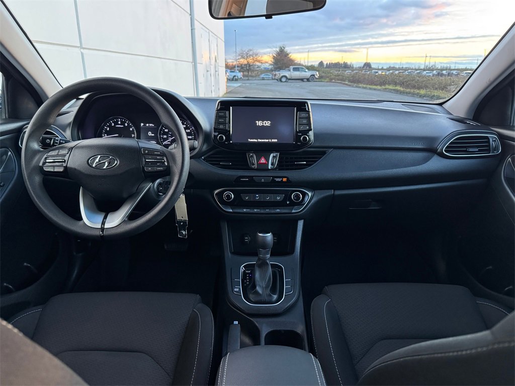 Used 2018 Hyundai Elantra GT image 12