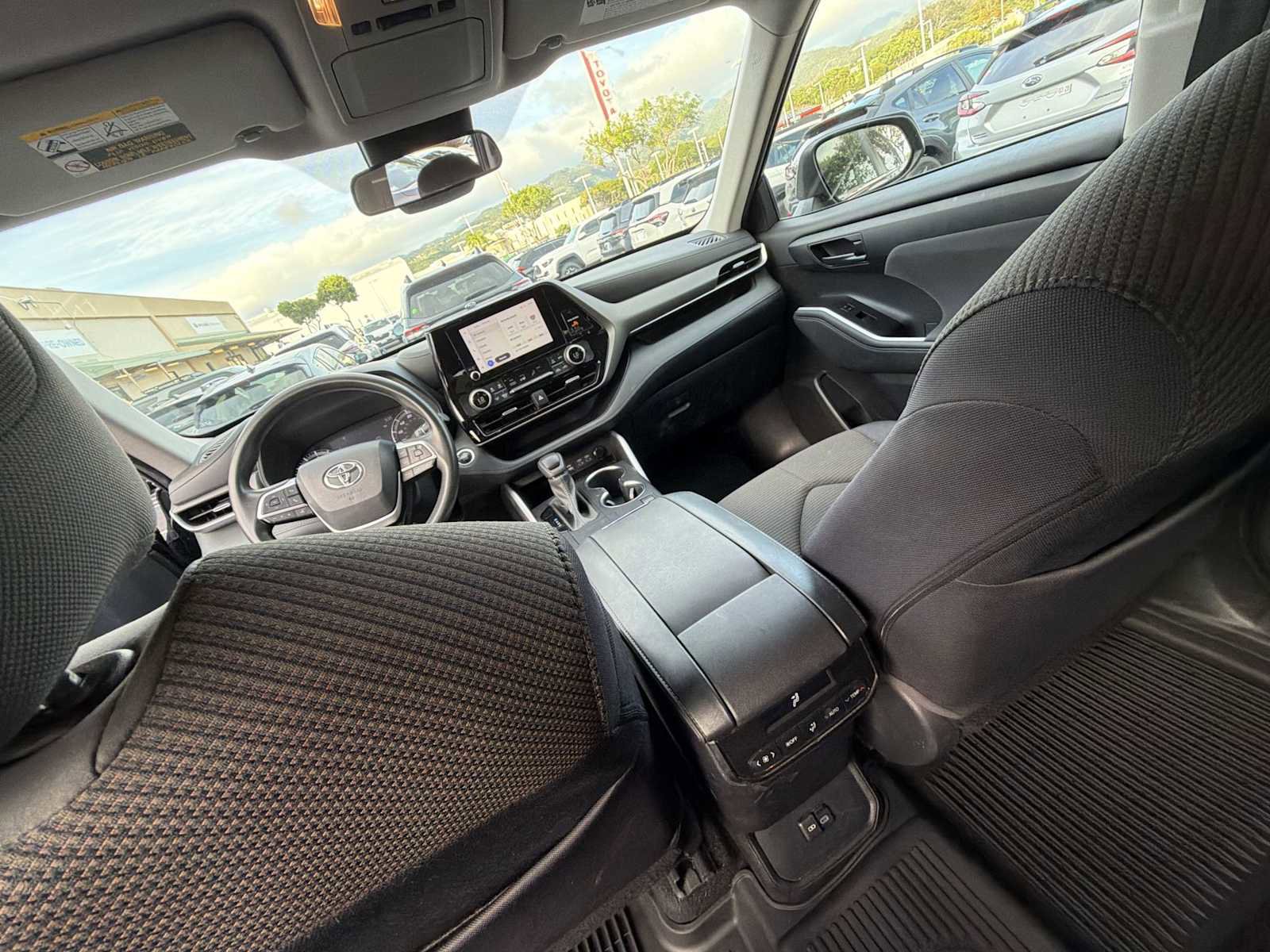 Used 2023 Toyota Highlander L image 21