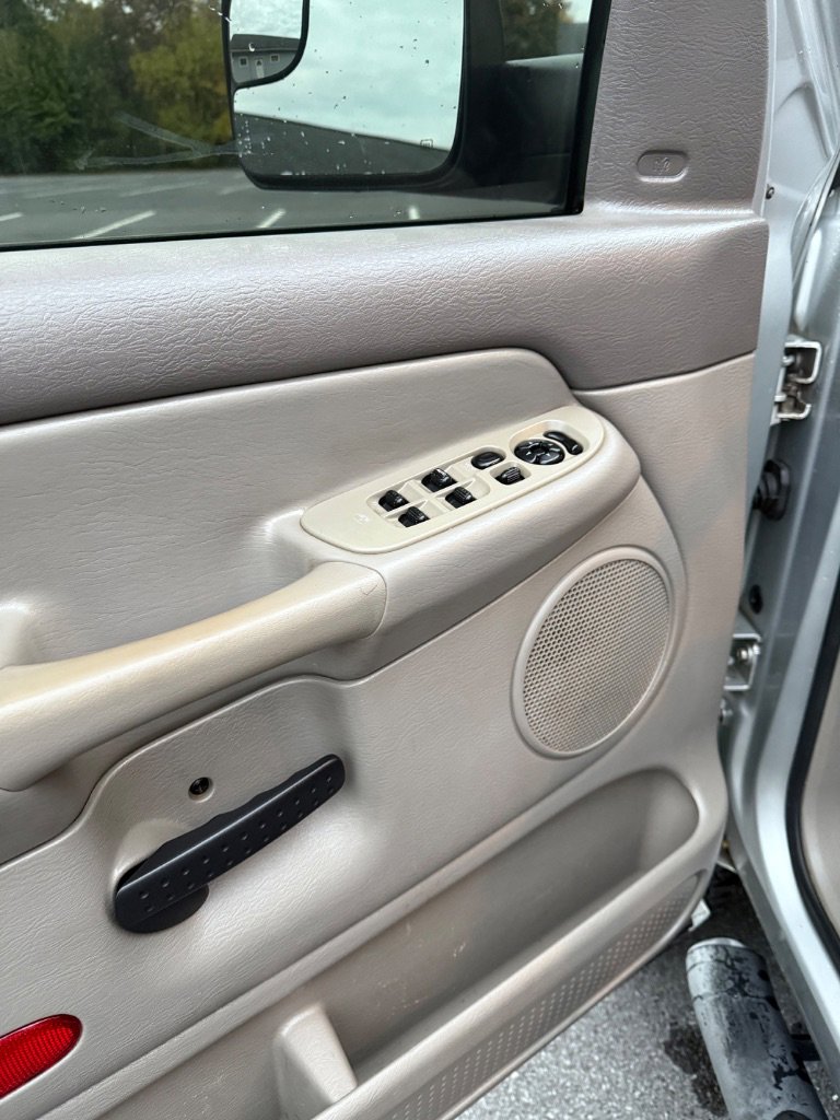 Used 2004 Dodge Ram 3500 Truck SLT w/ Trailer Tow Group image 11