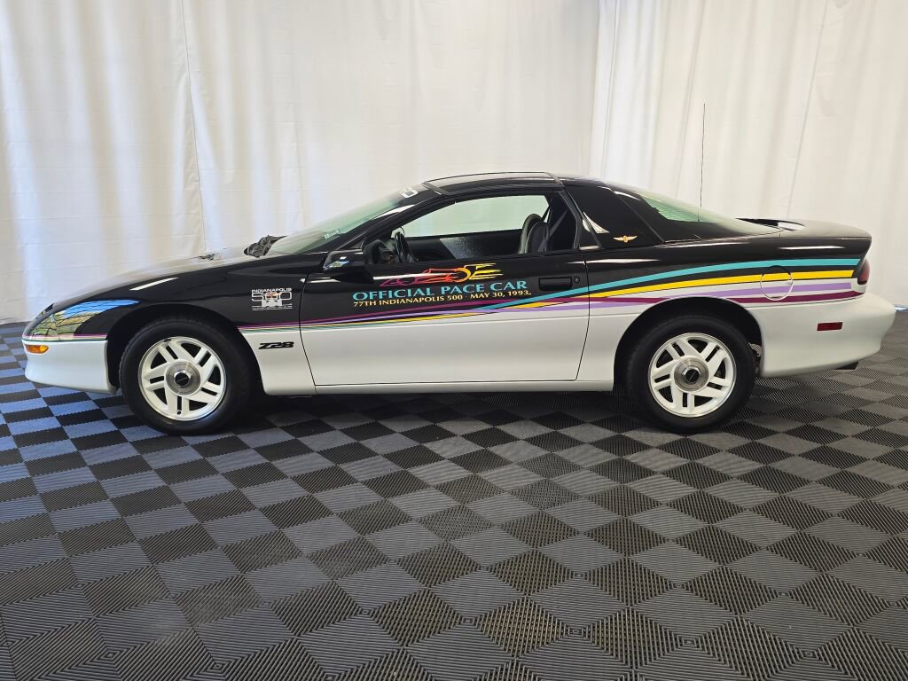 Used 1993 Chevrolet Camaro Z28 image 2