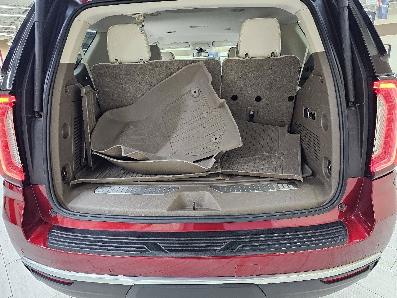 Used 2021 GMC Yukon Denali RWD image 13