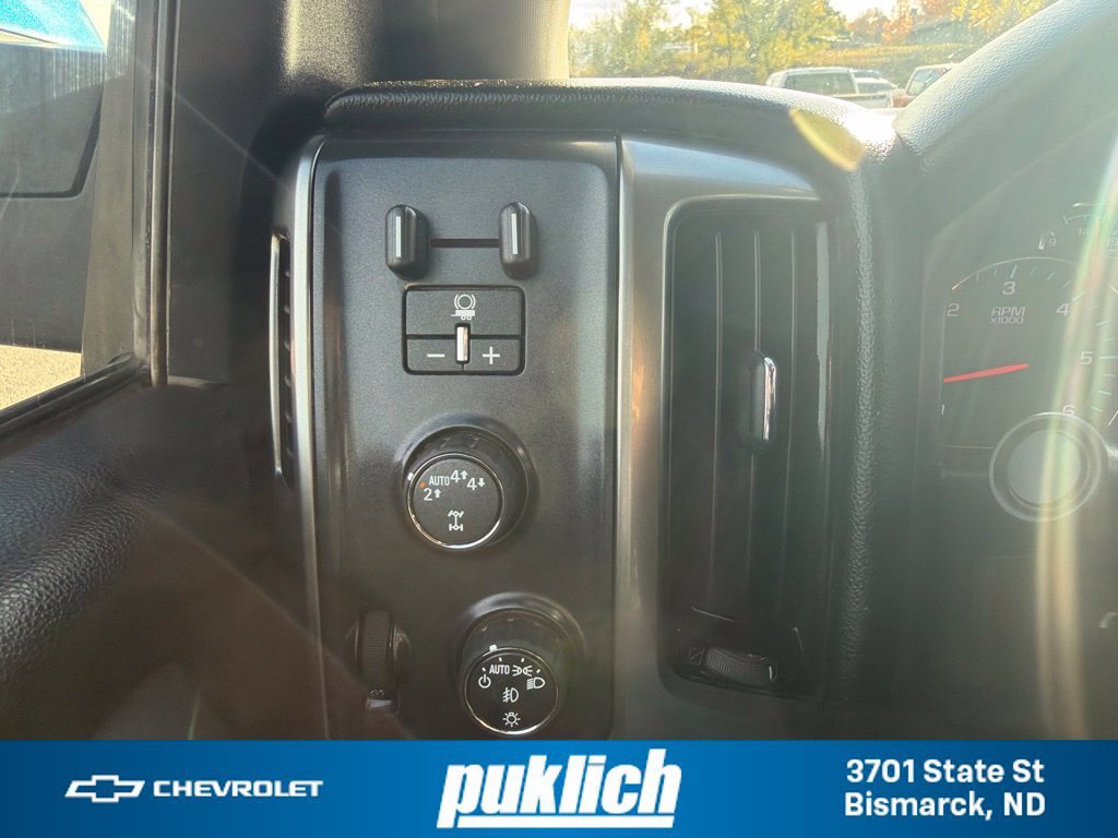 Used 2018 Chevrolet Silverado 1500 LT w/ All Star Edition AWD/4WD image 12