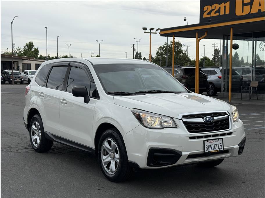 Used 2018 Subaru Forester 2.5i AWD/4WD image 2