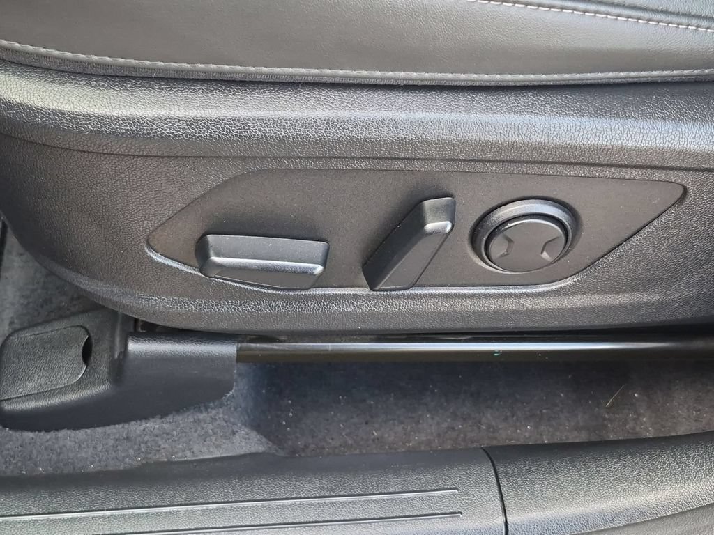 Certified 2024 Kia Sorento S w/ Panoramic Sunroof Package FWD image 36