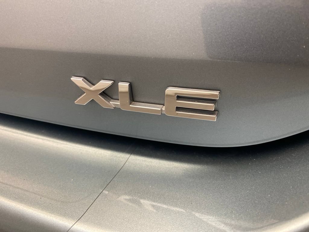 Used 2024 Toyota Highlander XLE FWD image 10