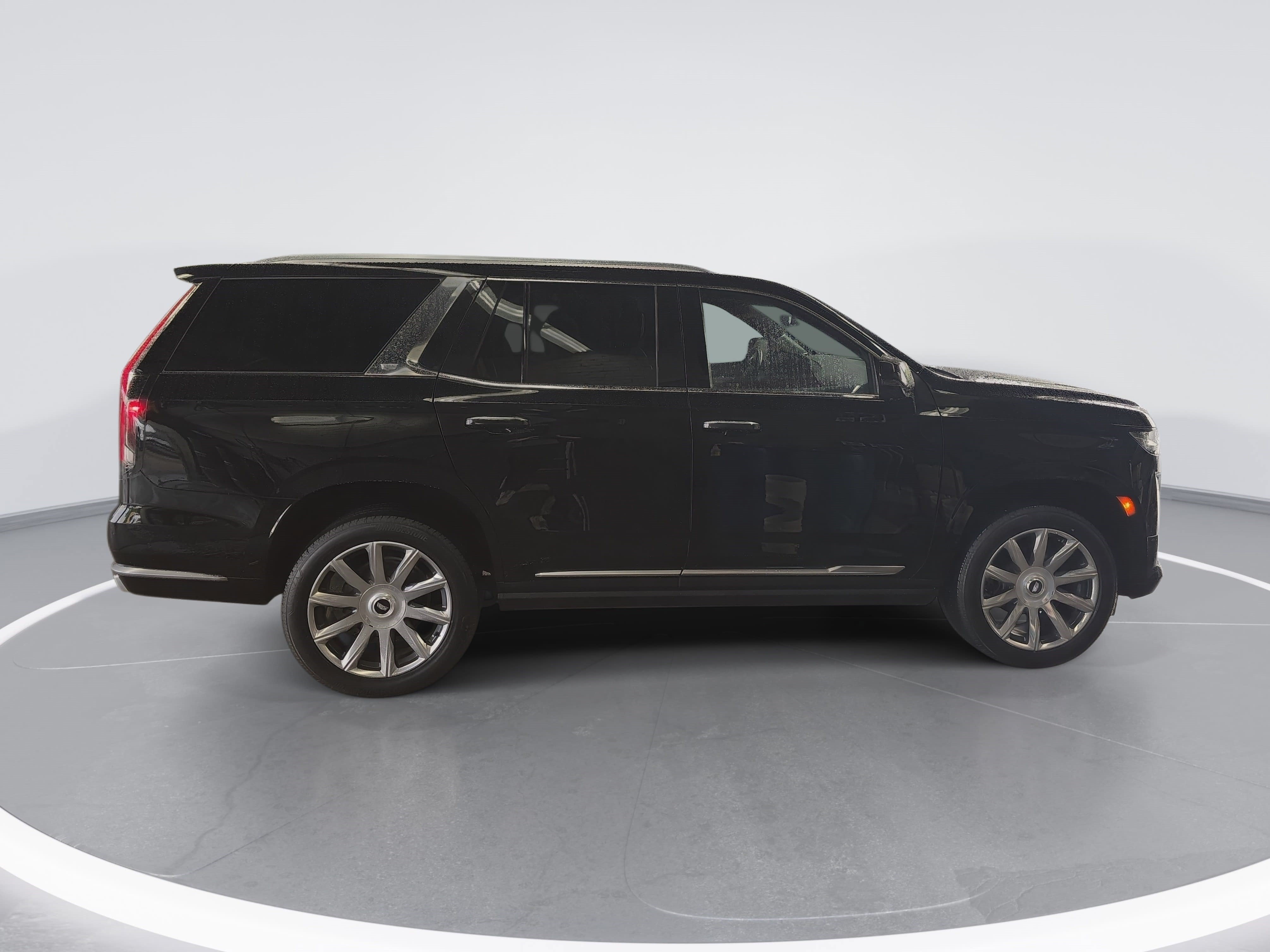 Certified 2022 Cadillac Escalade Premium Luxury Platinum AWD/4WD image 2