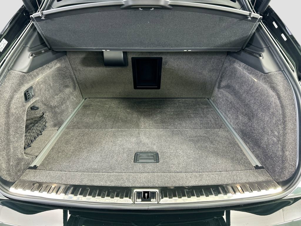 Used 2025 Bentley Bentayga Extended Wheelbase image 27