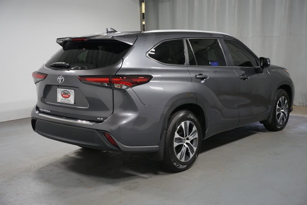 Certified 2024 Toyota Highlander XLE image 8