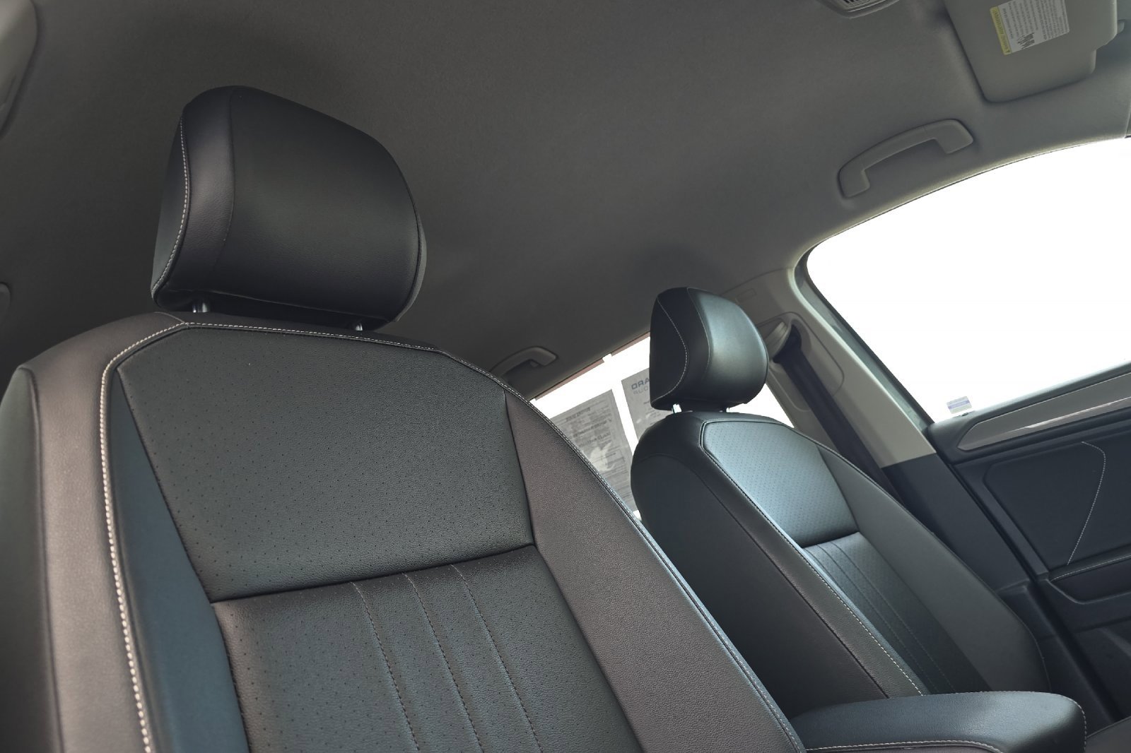 Used 2022 Volkswagen Tiguan SE image 18