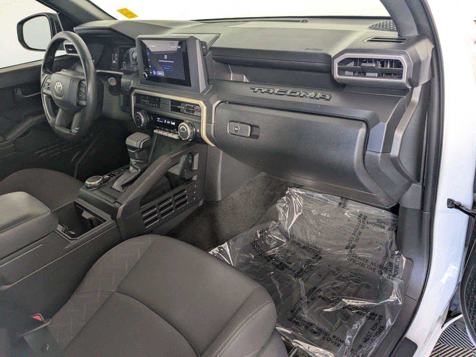 Used 2025 Toyota Tacoma SR AWD/4WD image 31