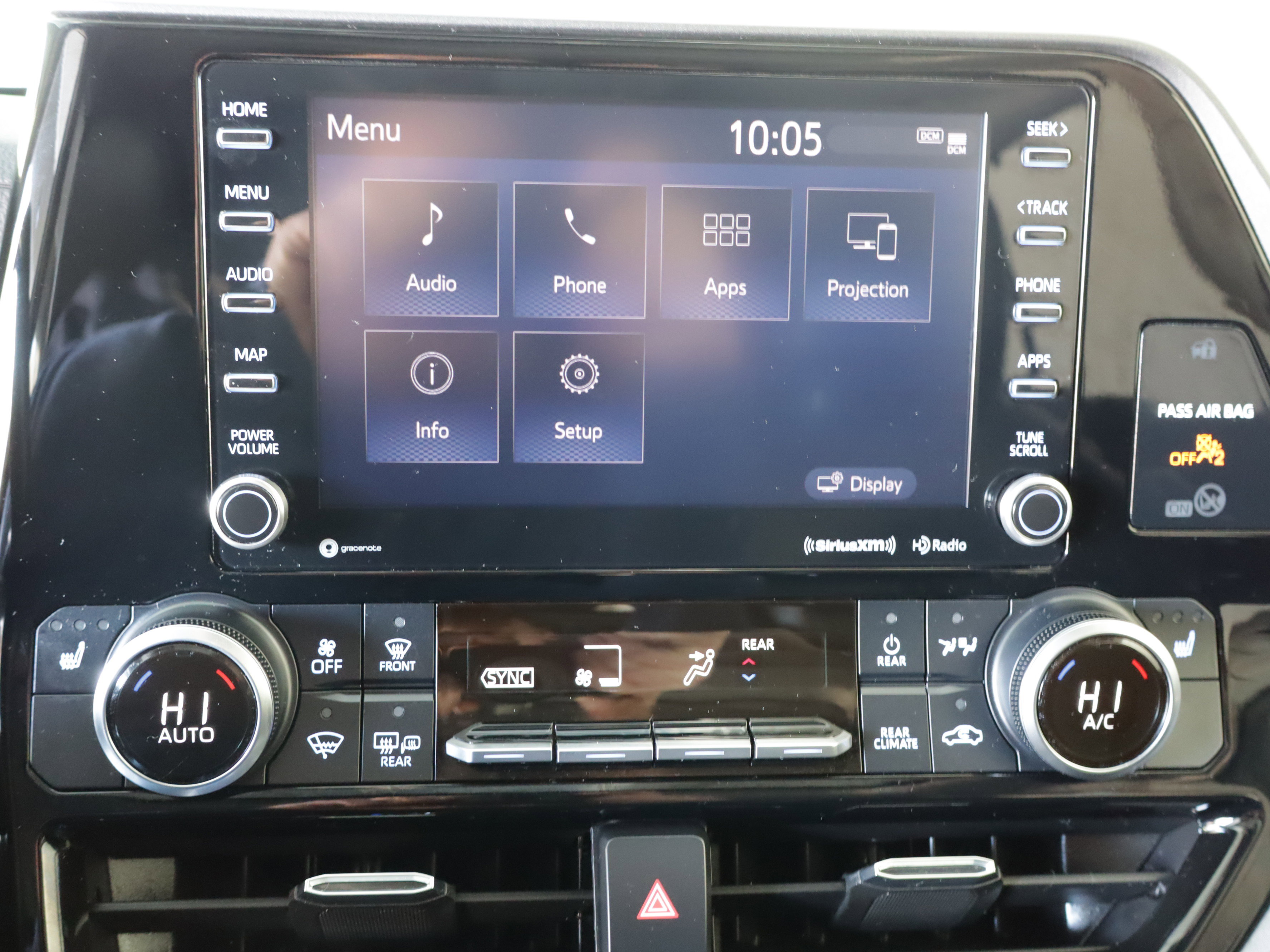 Used 2022 Toyota Highlander XLE image 16