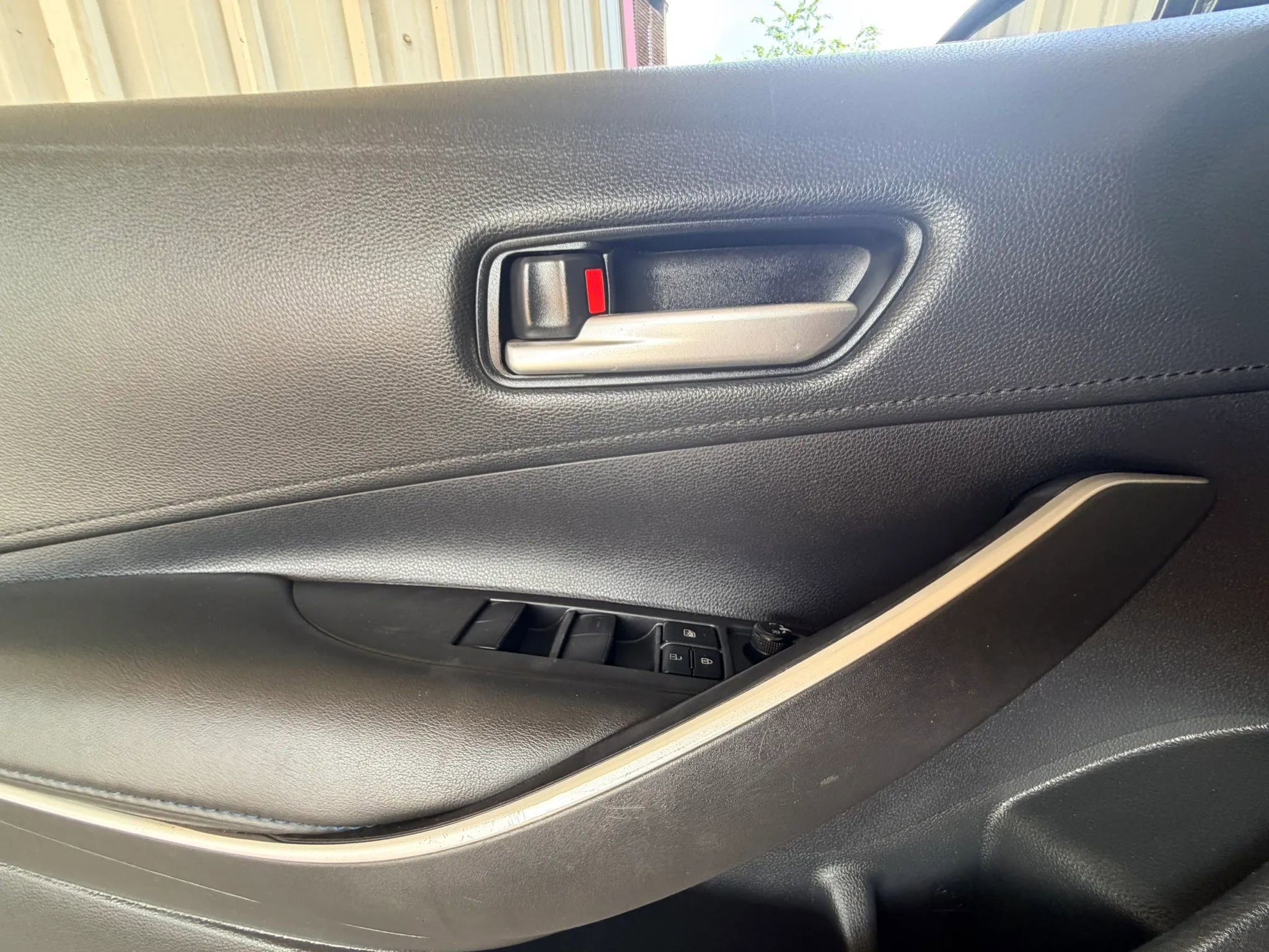Used 2020 Toyota Corolla SE FWD image 23