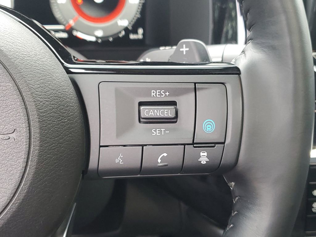 Used 2023 Nissan Pathfinder Platinum w/ Cargo Package image 27