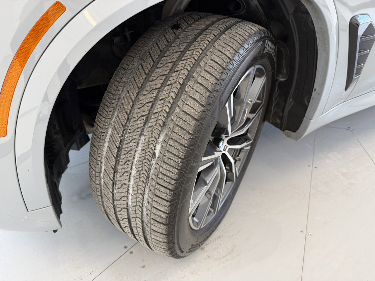 Used 2024 BMW X5 xDrive40i w/ M Sport Package image 56