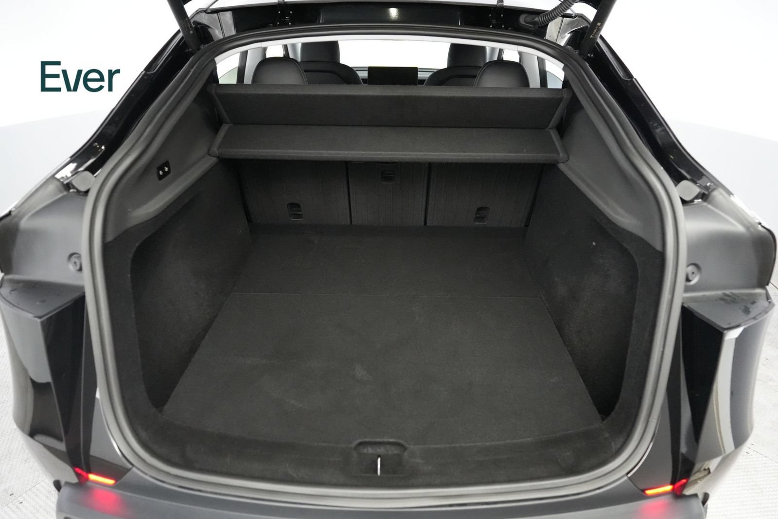Used 2026 Tesla Model Y 2WD image 8