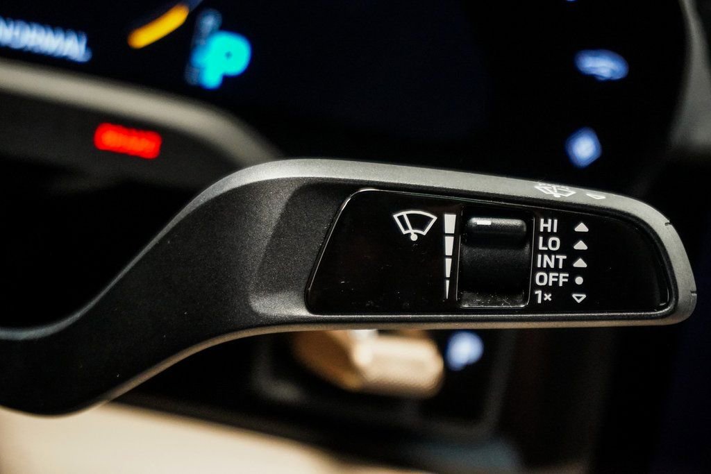 Used 2023 Porsche Taycan 4S w/ Premium Package image 31