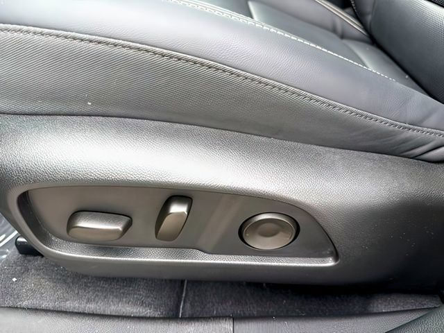 Used 2025 GMC Terrain Elevation w/ Elevation Premium Package AWD/4WD image 17