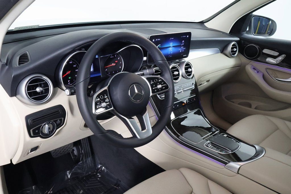 Used 2021 Mercedes-Benz GLC 300 4MATIC image 7