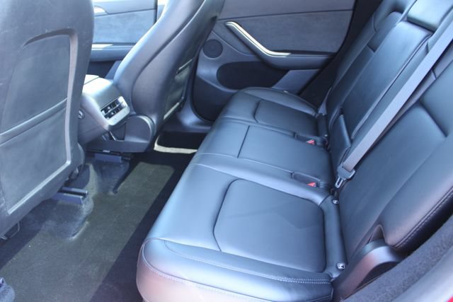 Used 2024 Tesla Model Y Long Range AWD/4WD image 29