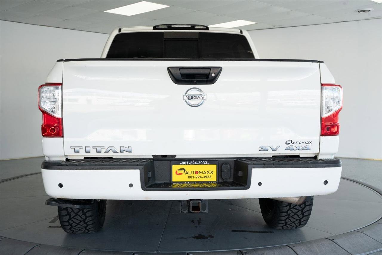 Used 2021 Nissan Titan SV w/ SV Convenience Package AWD/4WD image 7