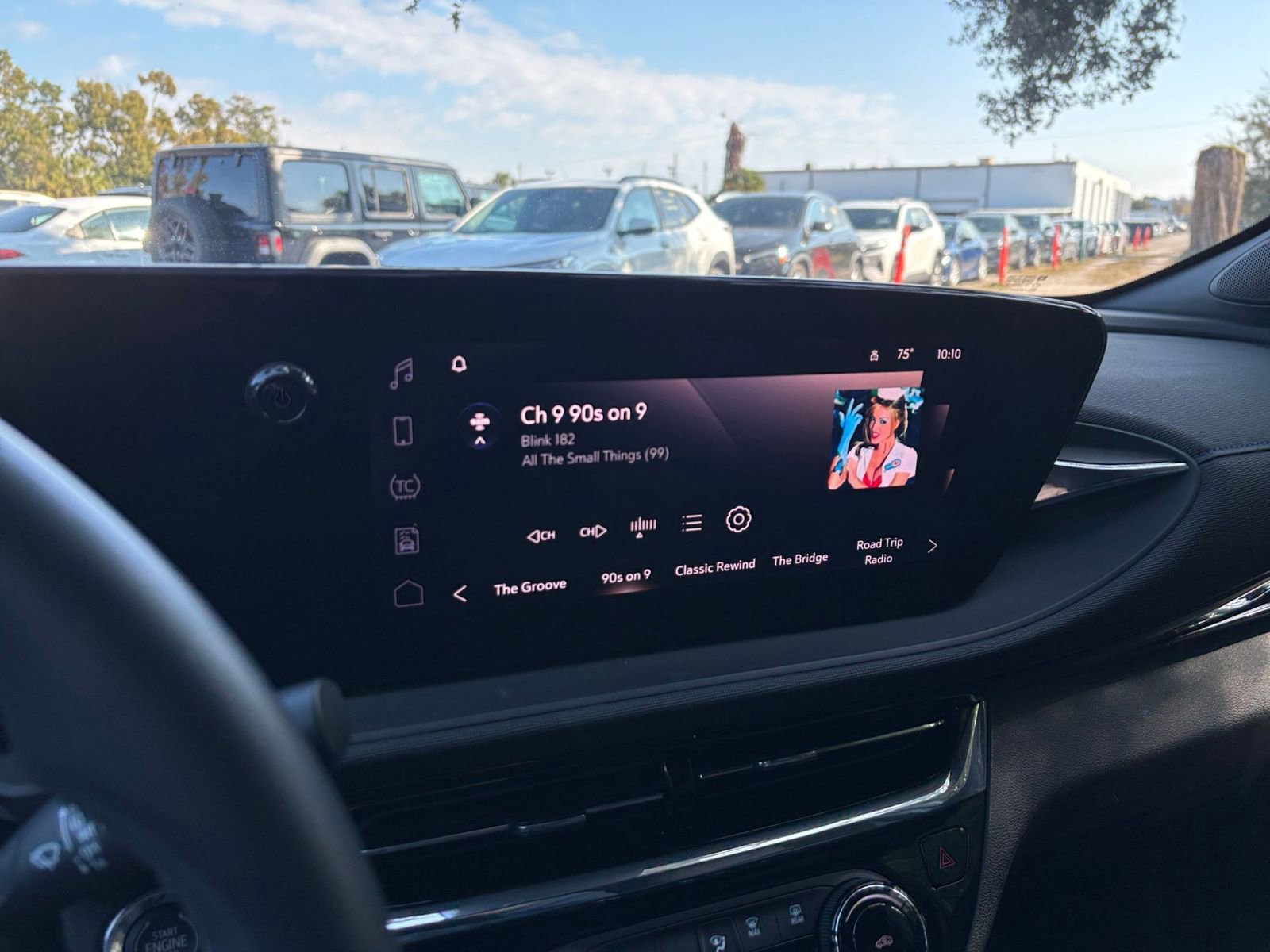 Used 2025 Buick Envista Sport Touring image 22