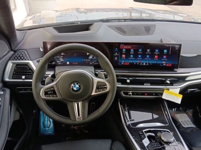 Used 2025 BMW X7 M60i image 15
