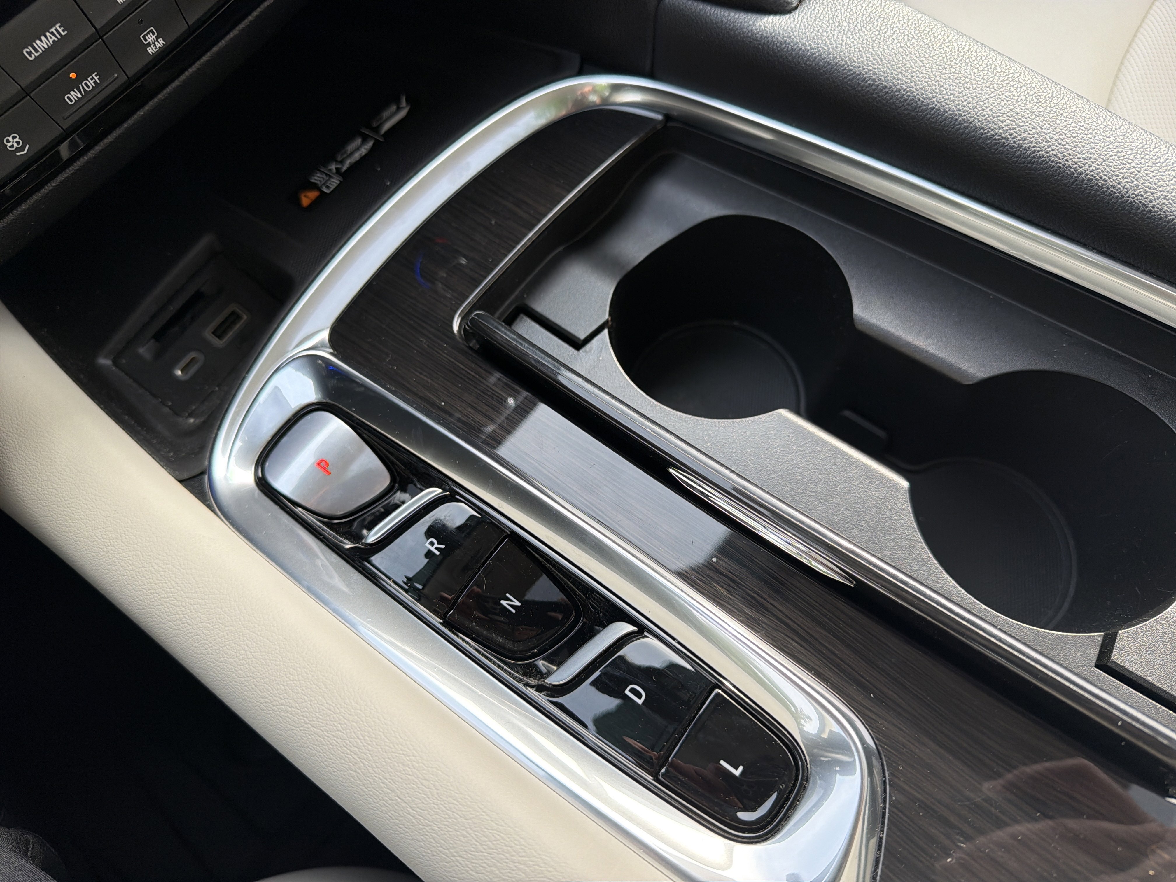 Used 2024 Buick Enclave Essence w/ Experience Buick Package image 25