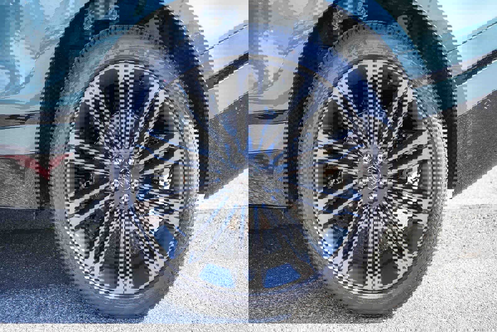 New 2026 Land Rover Range Rover Velar Dynamic SE image 8