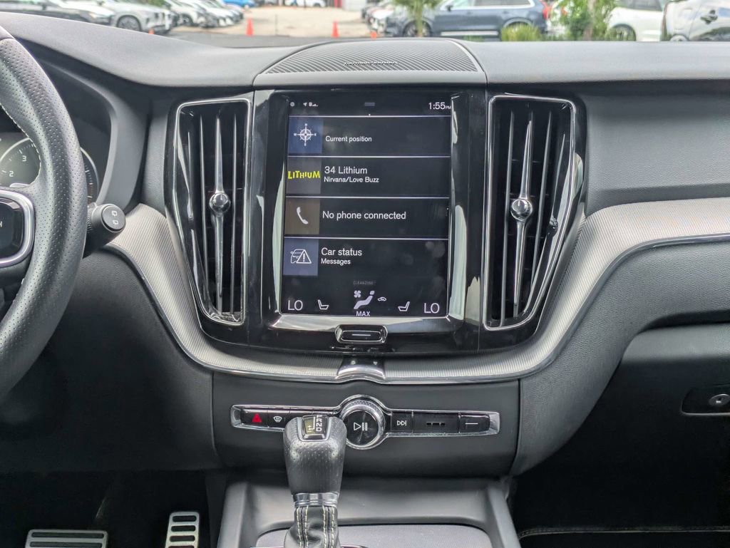 Used 2019 Volvo XC60 T6 R-Design AWD/4WD image 23