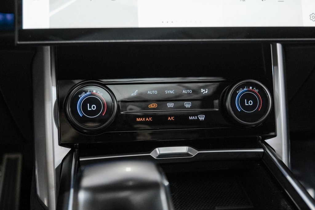 Used 2023 Land Rover Range Rover SV image 27