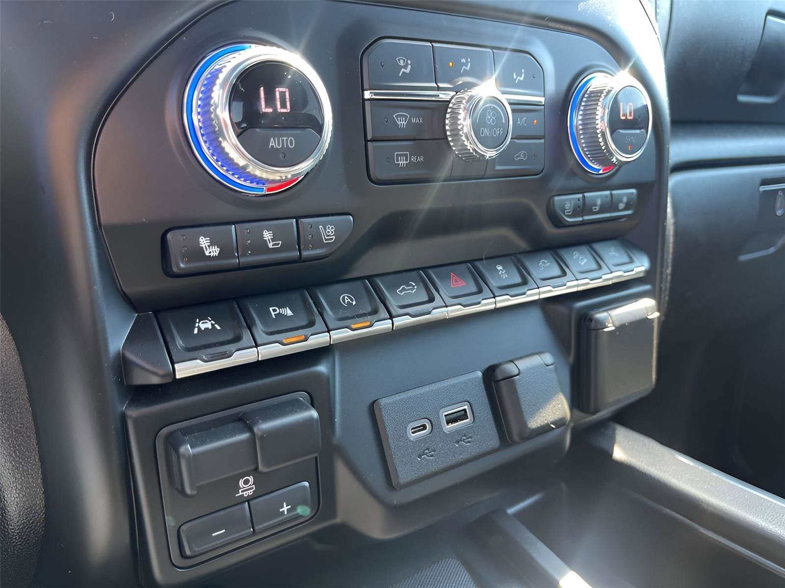 Used 2021 GMC Sierra 1500 Denali w/ Denali Ultimate Package image 19