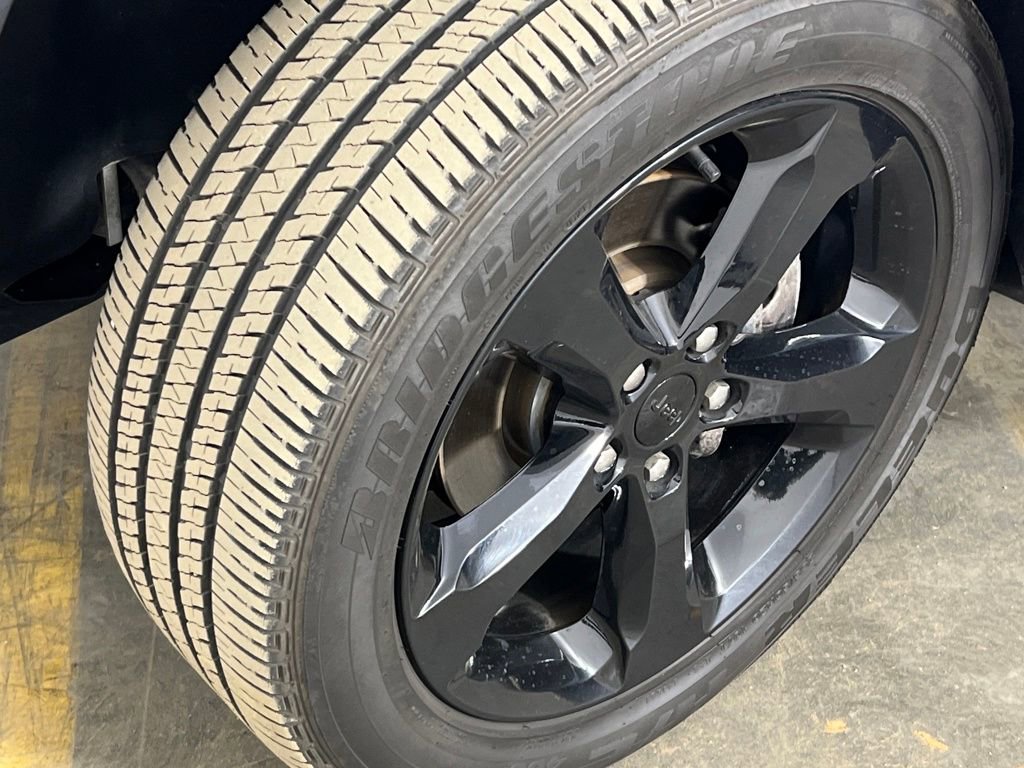 Used 2023 Jeep Grand Cherokee Altitude image 41