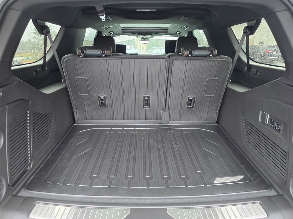 New 2026 GMC Yukon XL AT4 w/ AT4 Premium Plus Package image 16