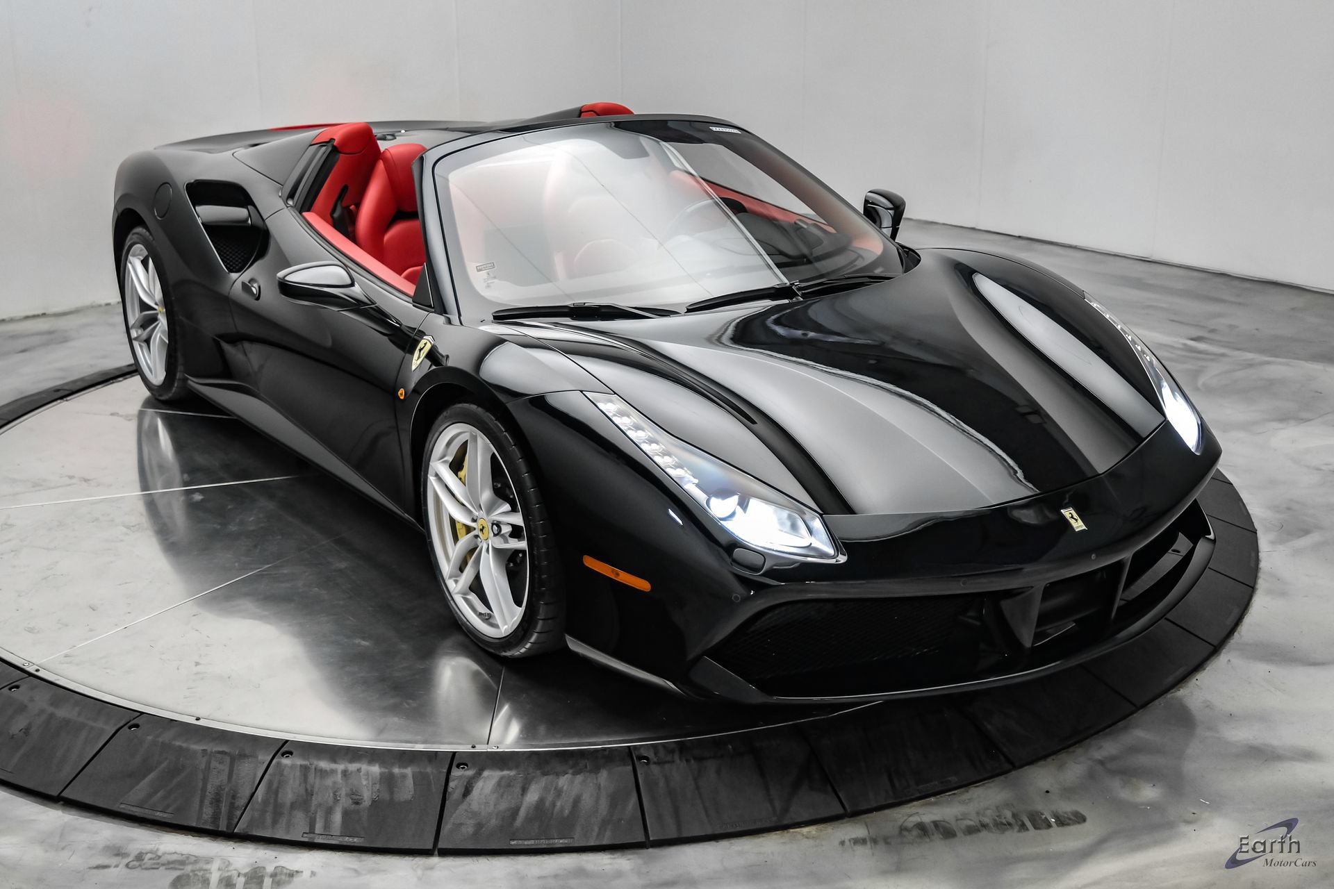 Used 2018 Ferrari 488 Spider RWD image 34