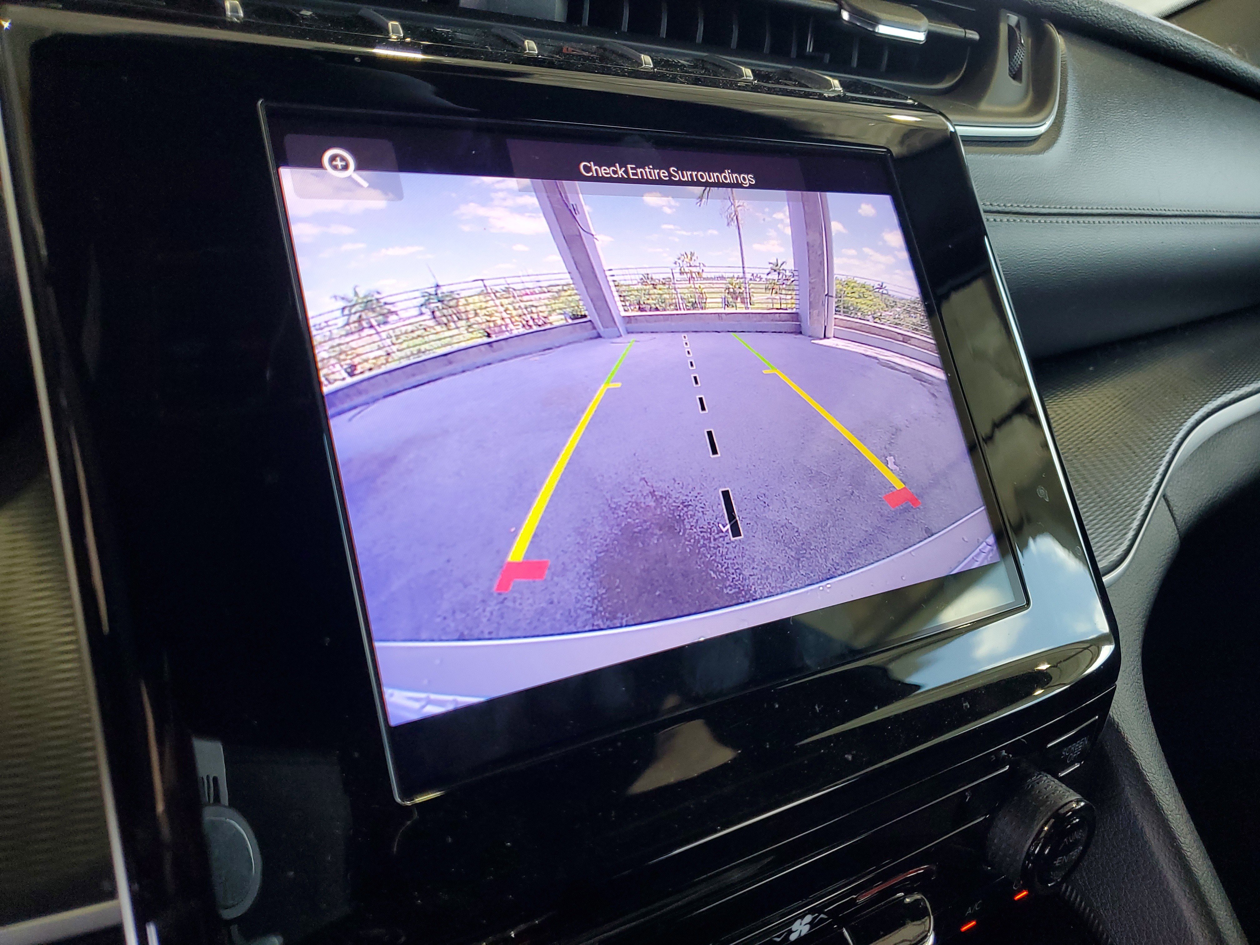 Certified 2024 Jeep Grand Cherokee Laredo AWD/4WD image 26