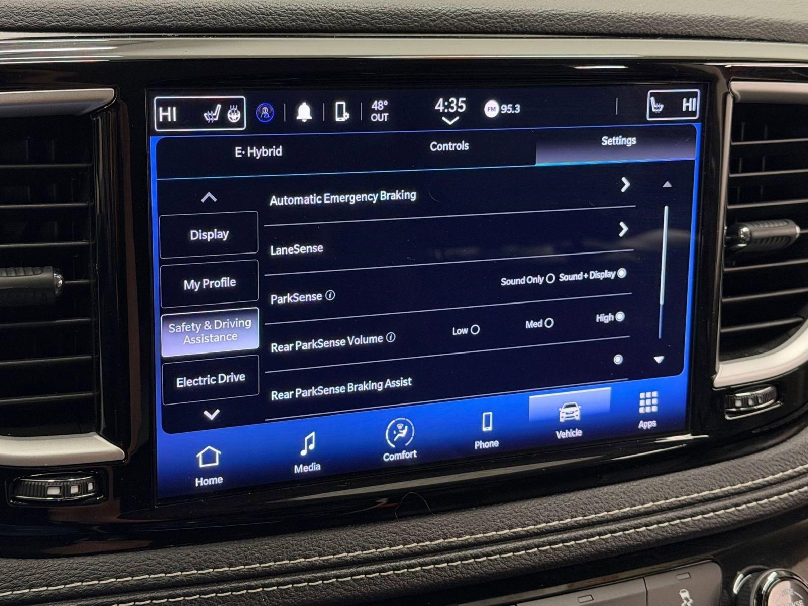 Used 2022 Chrysler Pacifica Touring-L image 29