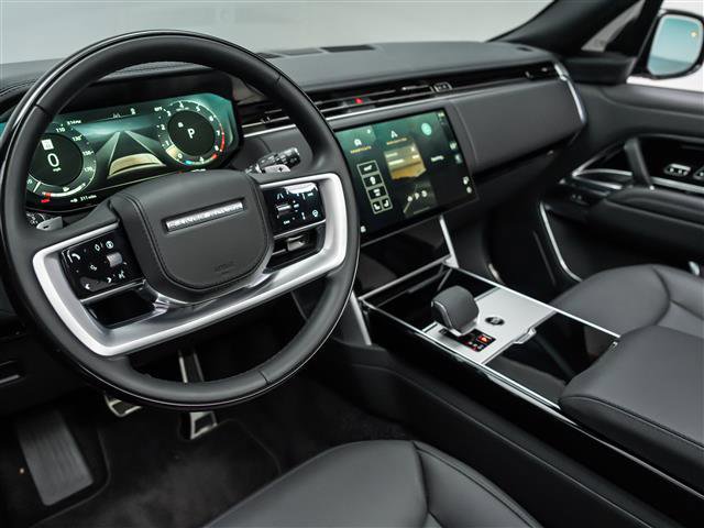 Used 2025 Land Rover Range Rover SE image 16