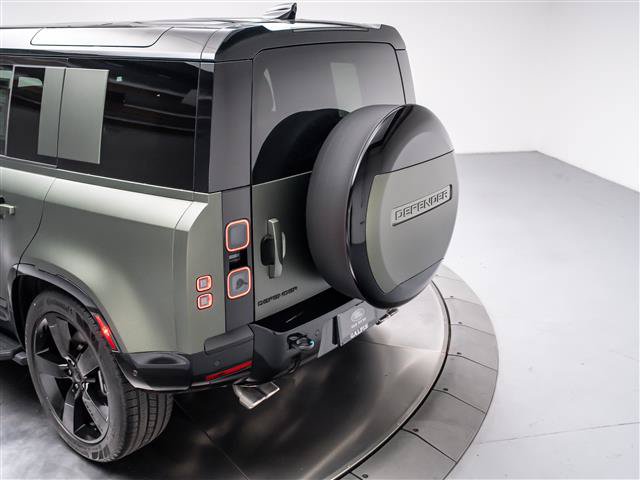 New 2026 Land Rover Defender 110 X-Dynamic SE AWD/4WD image 31