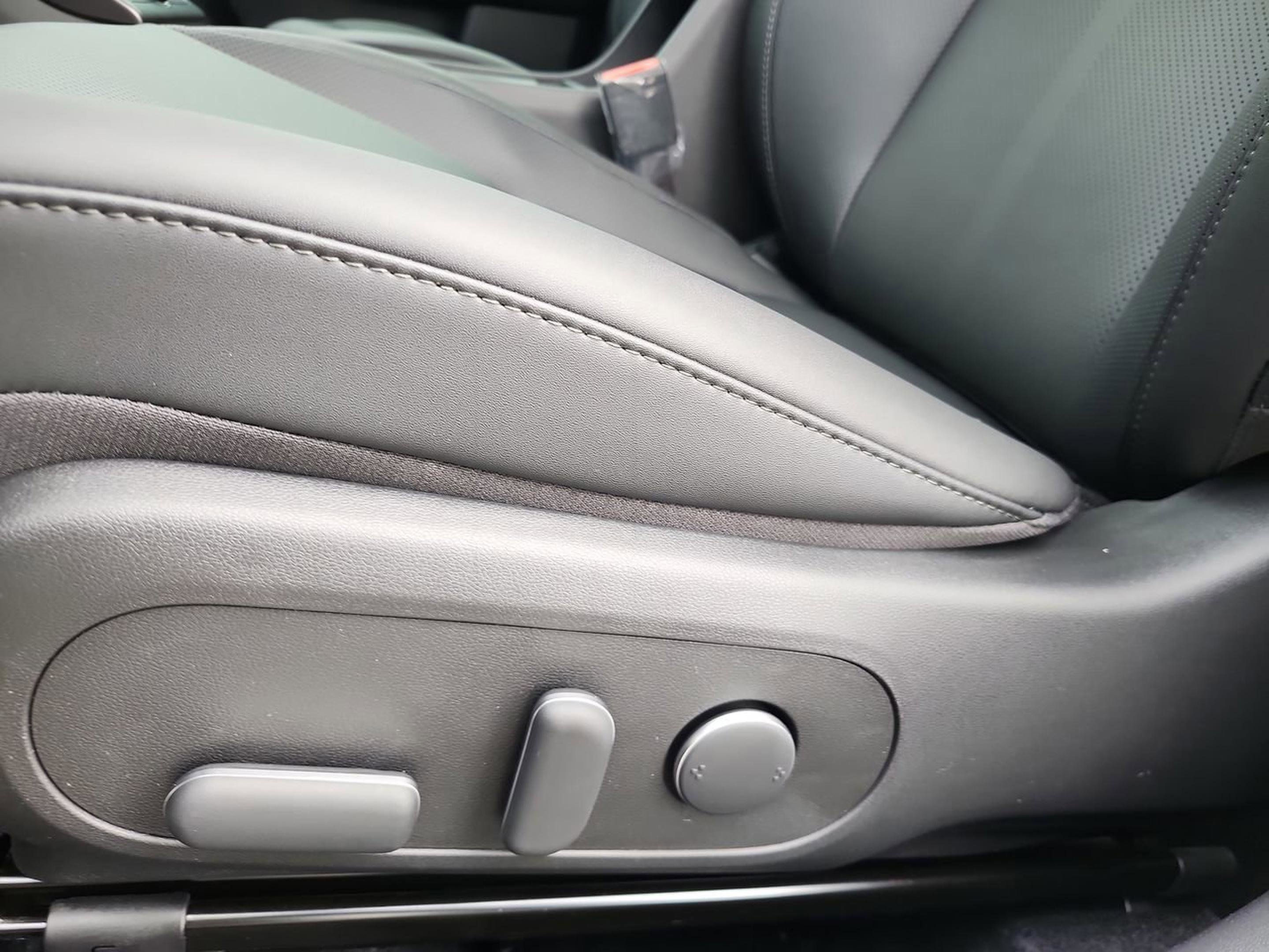 New 2026 Hyundai Kona SEL Premium image 12