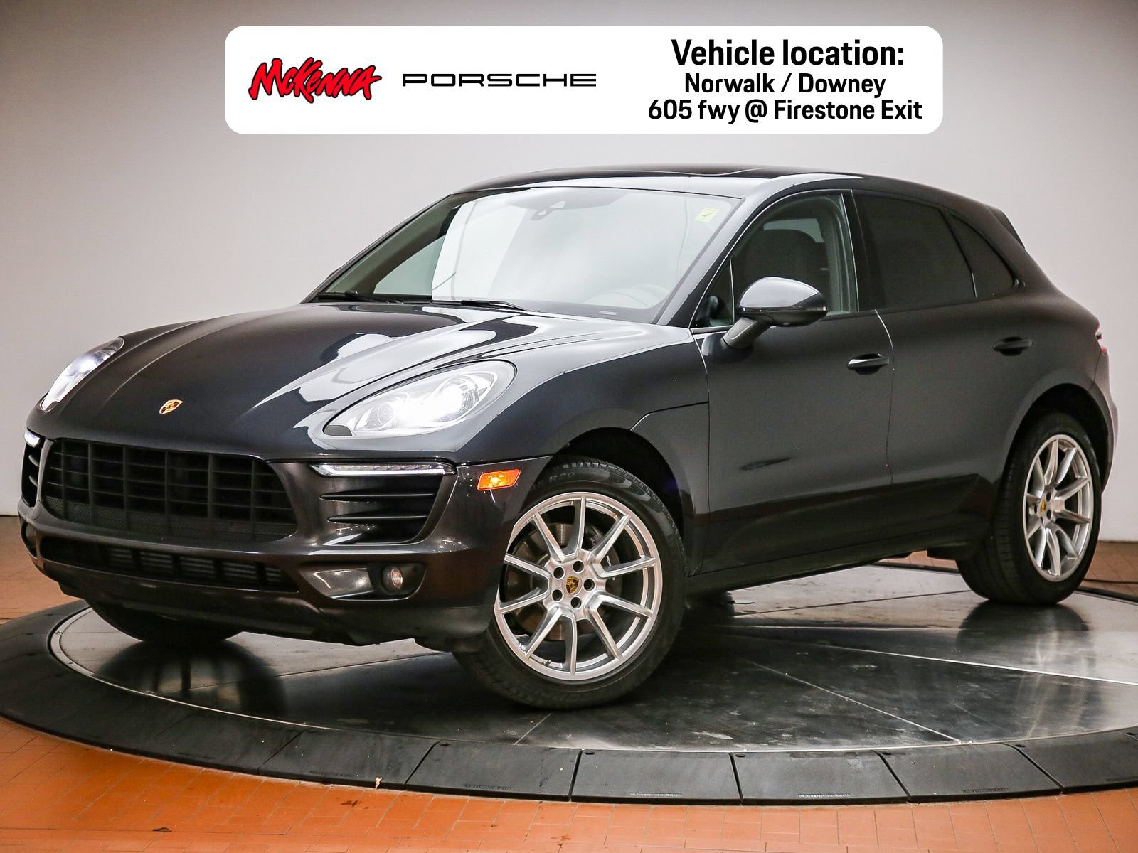 Certified 2017 Porsche Macan AWD/4WD image 1