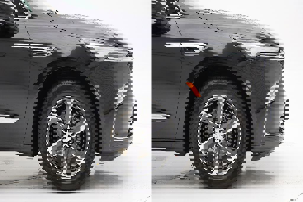 Used 2022 Buick Enclave Essence w/ Experience Buick Package image 3