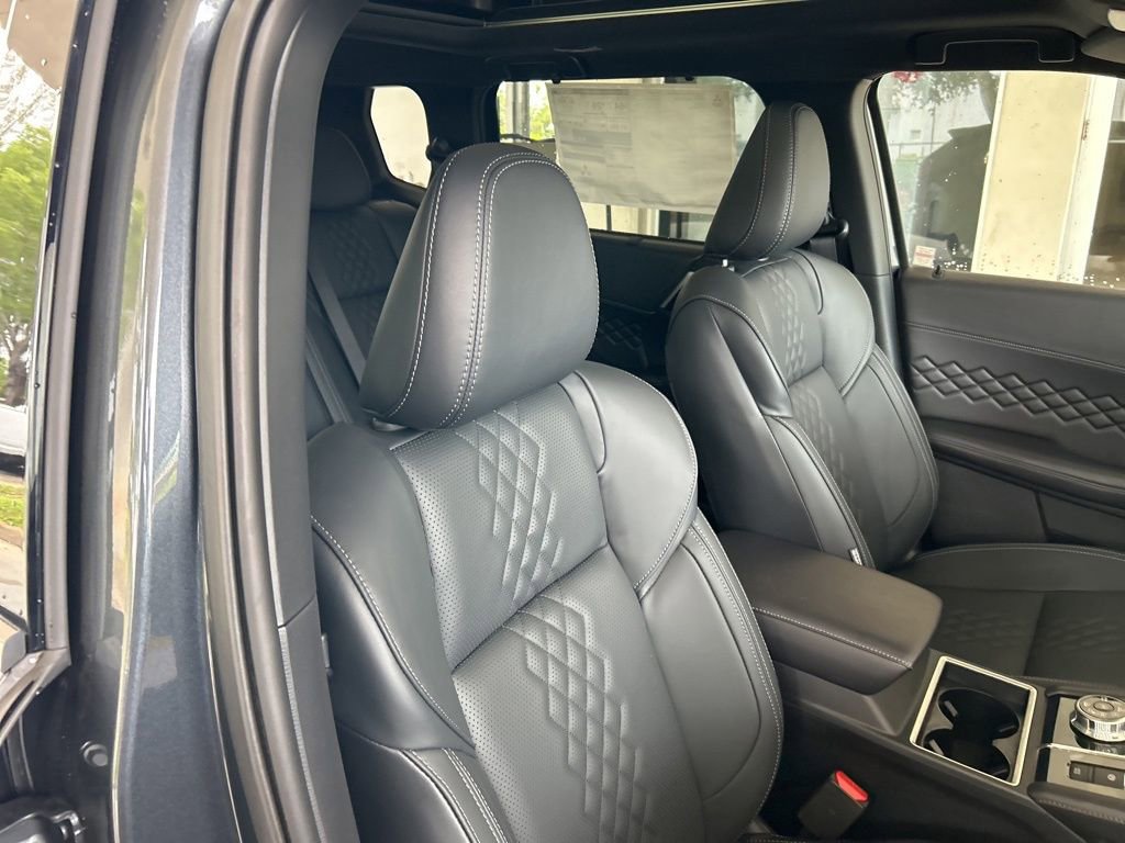 New 2025 Mitsubishi Outlander SEL Black Edition image 23