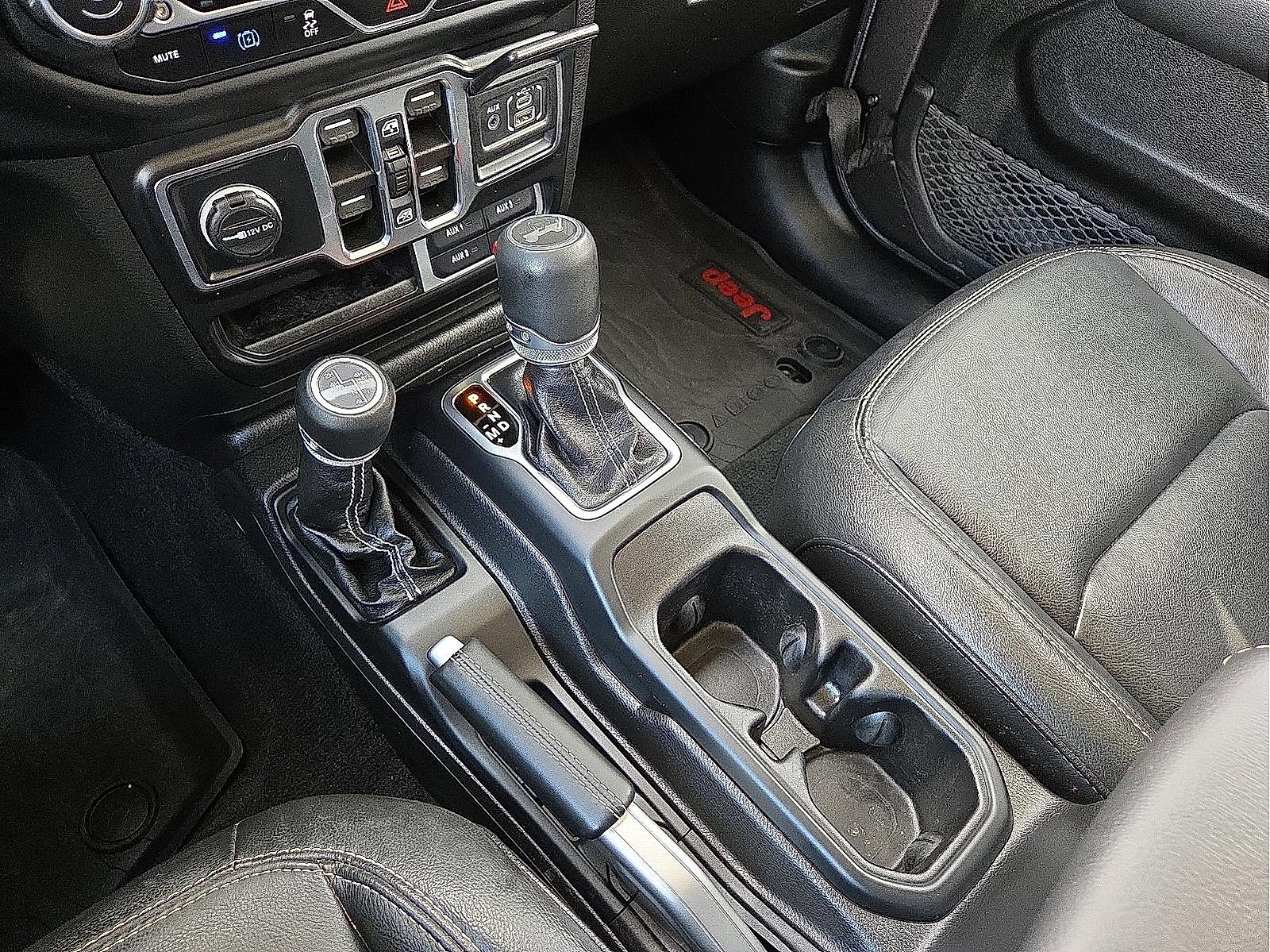 Used 2022 Jeep Wrangler Unlimited Sahara w/ Cold Weather Group image 25