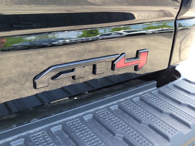 New 2026 GMC Sierra 2500 AT4 w/ AT4 Premium Plus Package AWD/4WD image 7