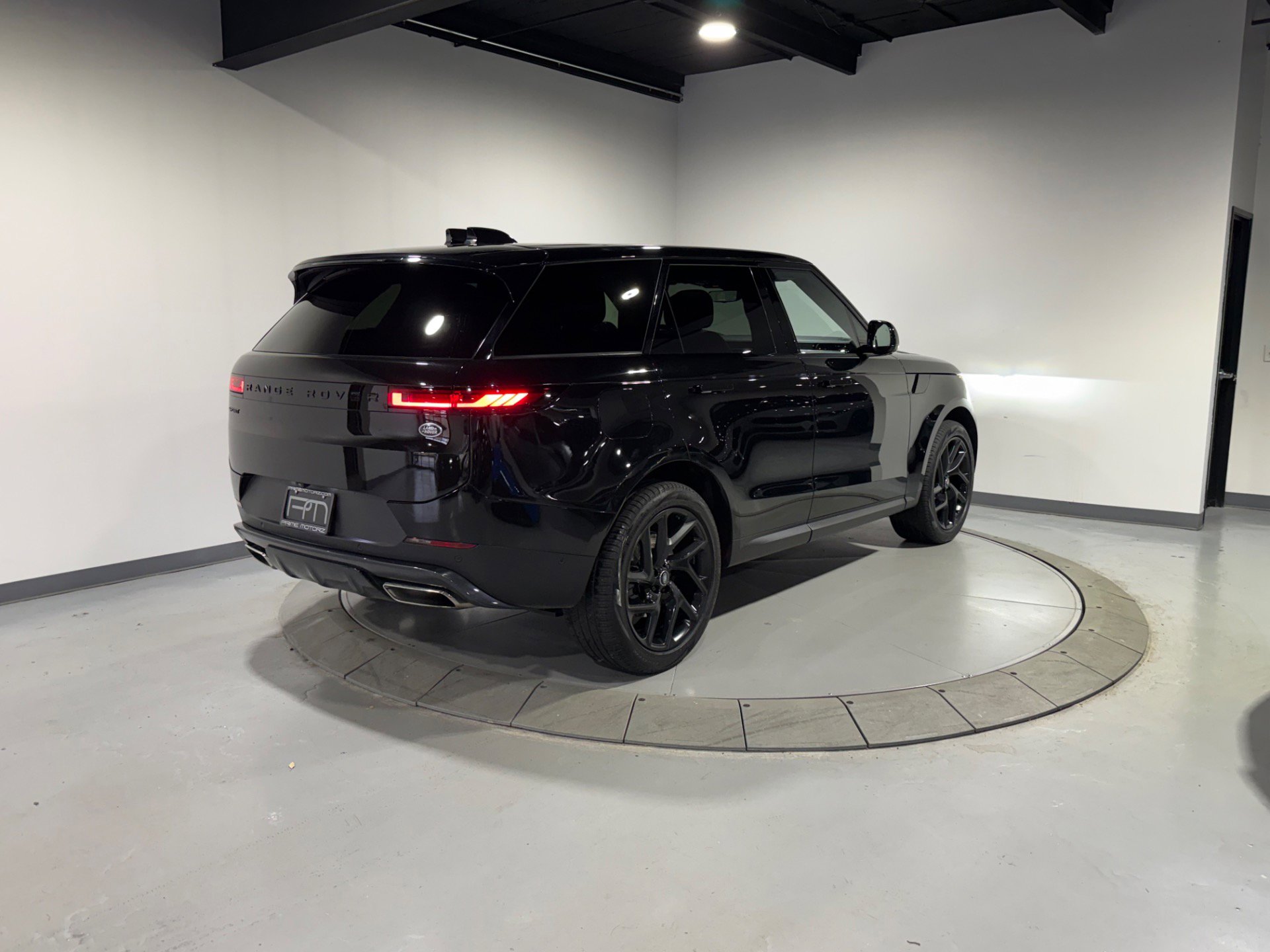 Used 2023 Land Rover Range Rover Sport SE image 7