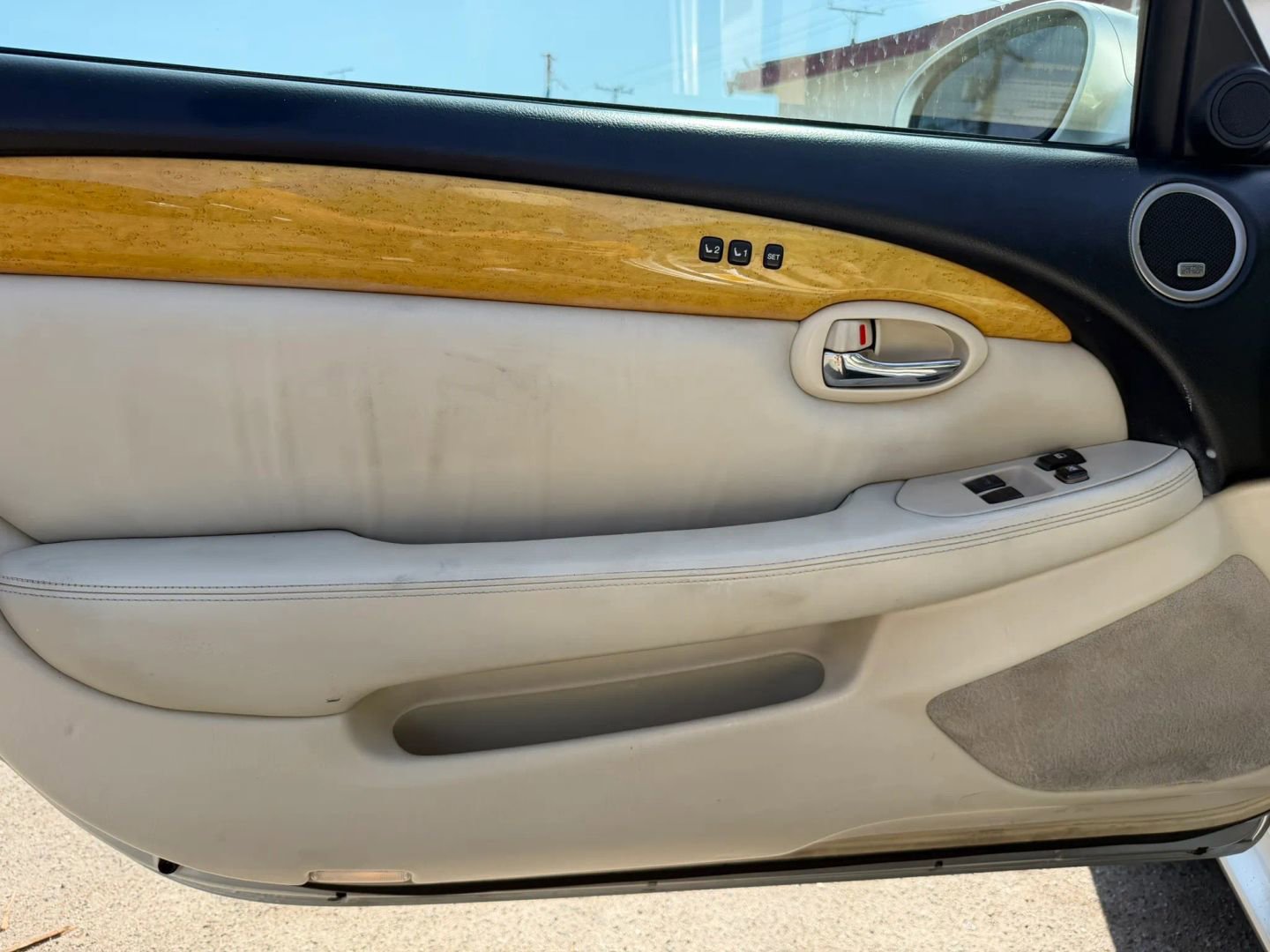 Used 2002 Lexus SC 430 Convertible RWD image 10